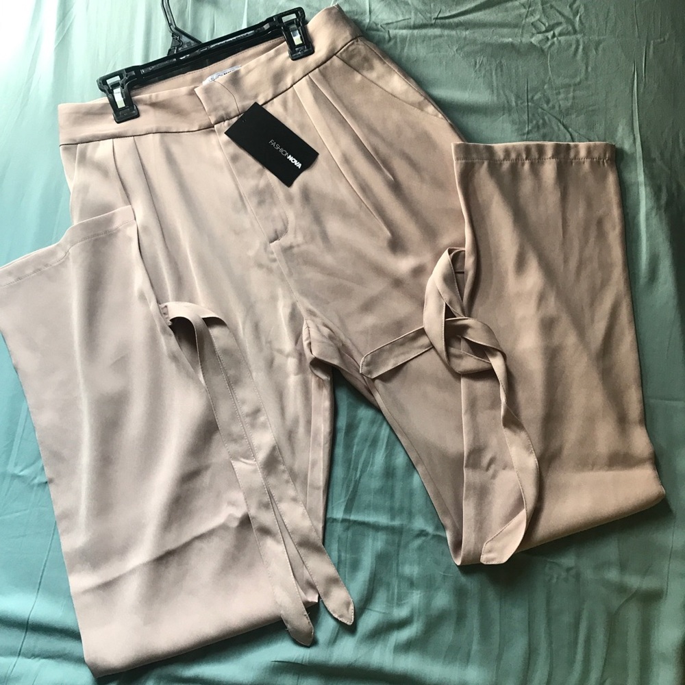 Blush trouser.